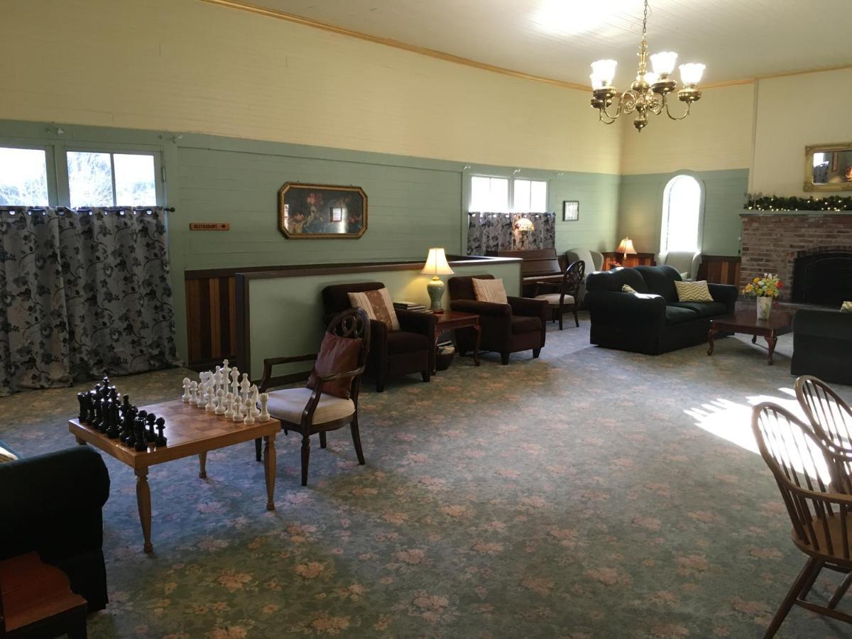 Alexander'S Lodge Ashford Eksteriør bilde